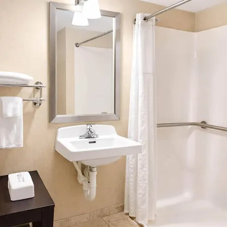 Comfort Inn & Suites Meriden East-2